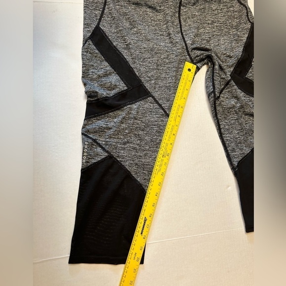 RAG athletic Plus Size black & grey capri leggings with mesh panels Sz-2X D7 - Picture 6 of 7